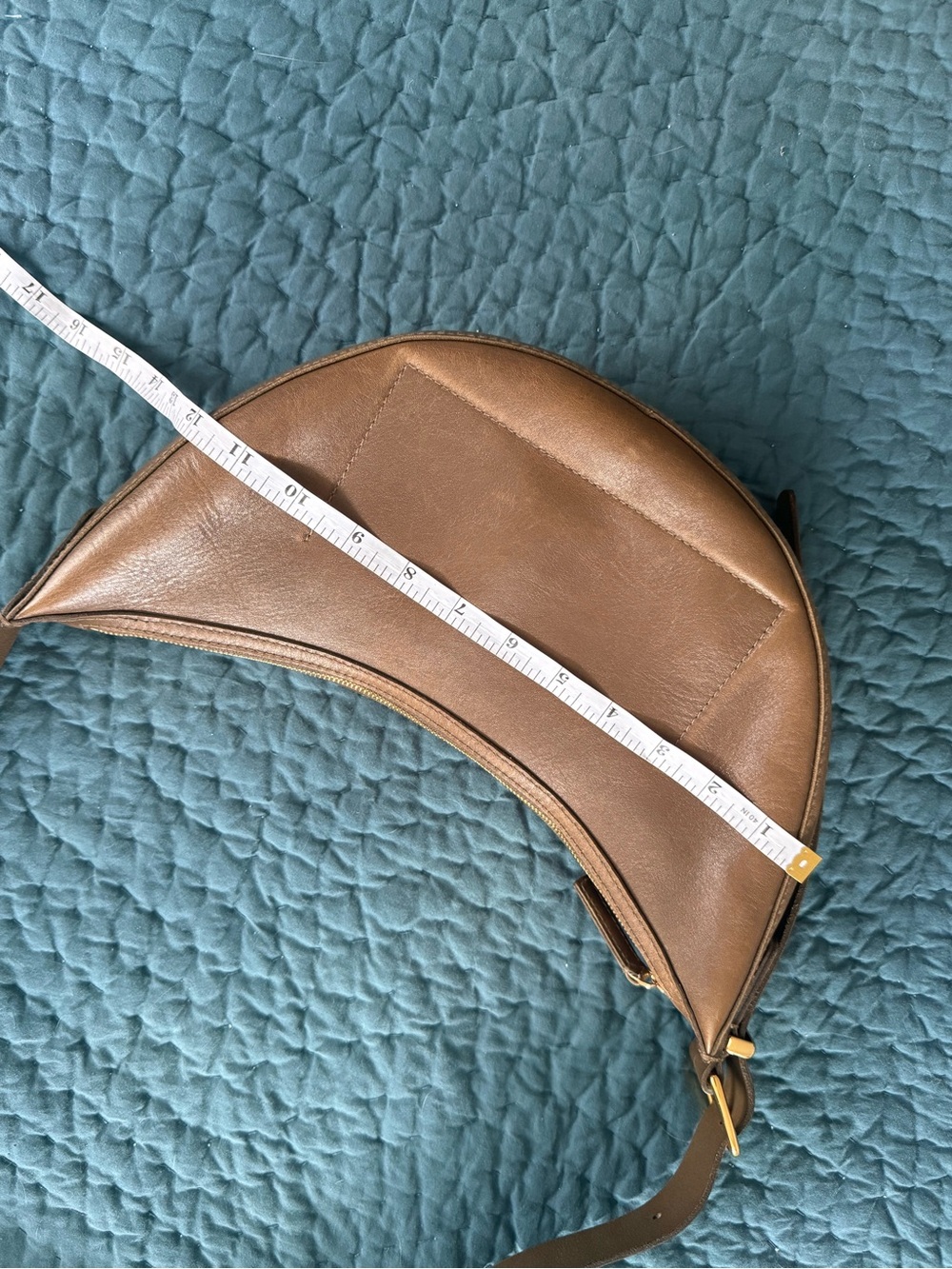 Madewell Leather Sling Crossbody Bag in Burnt Olive - Picture 5 of 9